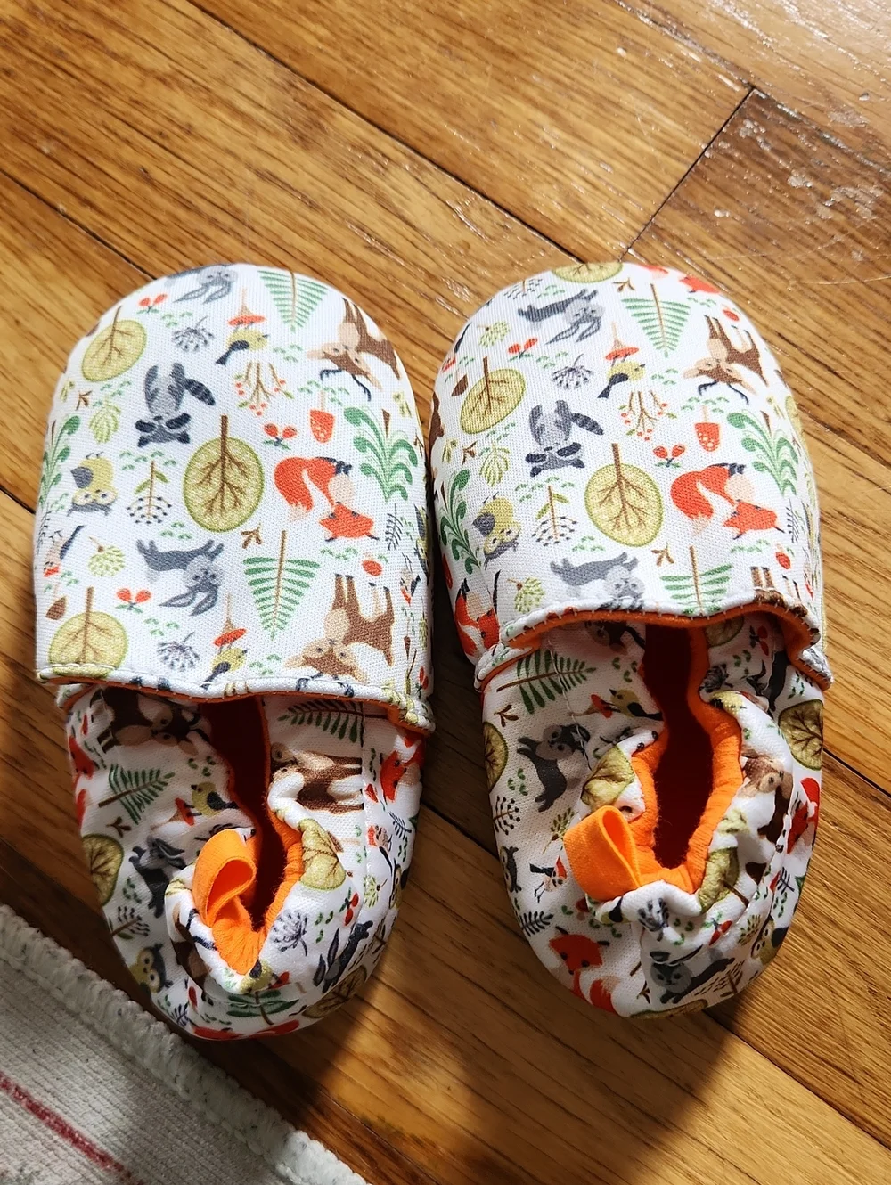 Kids Forest Animal Slip-On Slippers in White and Orange